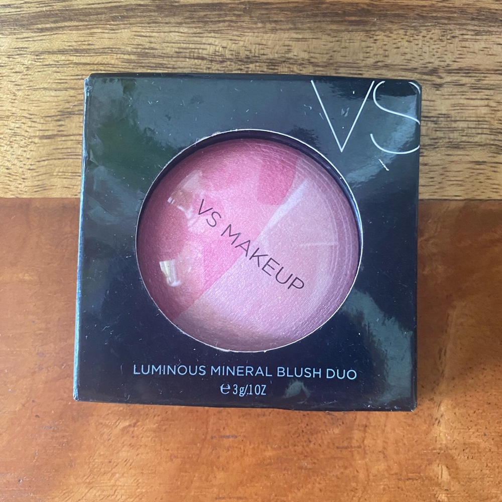 Victoria Secret Makeup Mineral Blush Duo in Surrender new in box
